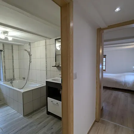 Familial De Caractere Pour 10 Pers, Vue Vallee, Proche - Fr-1-589-790 Holiday home *