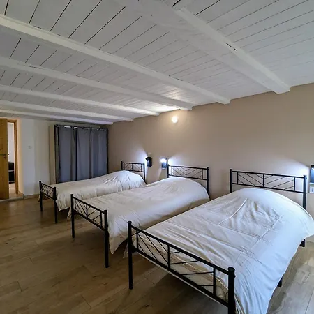 Familial De Caractere Pour 10 Pers, Vue Vallee, Proche - Fr-1-589-790 펜션 *