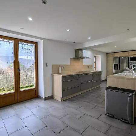 Familial De Caractère Pour 10 Pers, Vue Vallée, Proche - Fr-1-589-790 Hébergement de vacances *